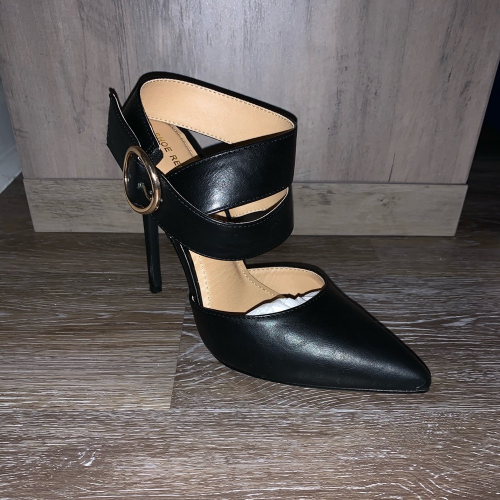 Shoe Republic La Heel. Style Cuxi. Black with gold